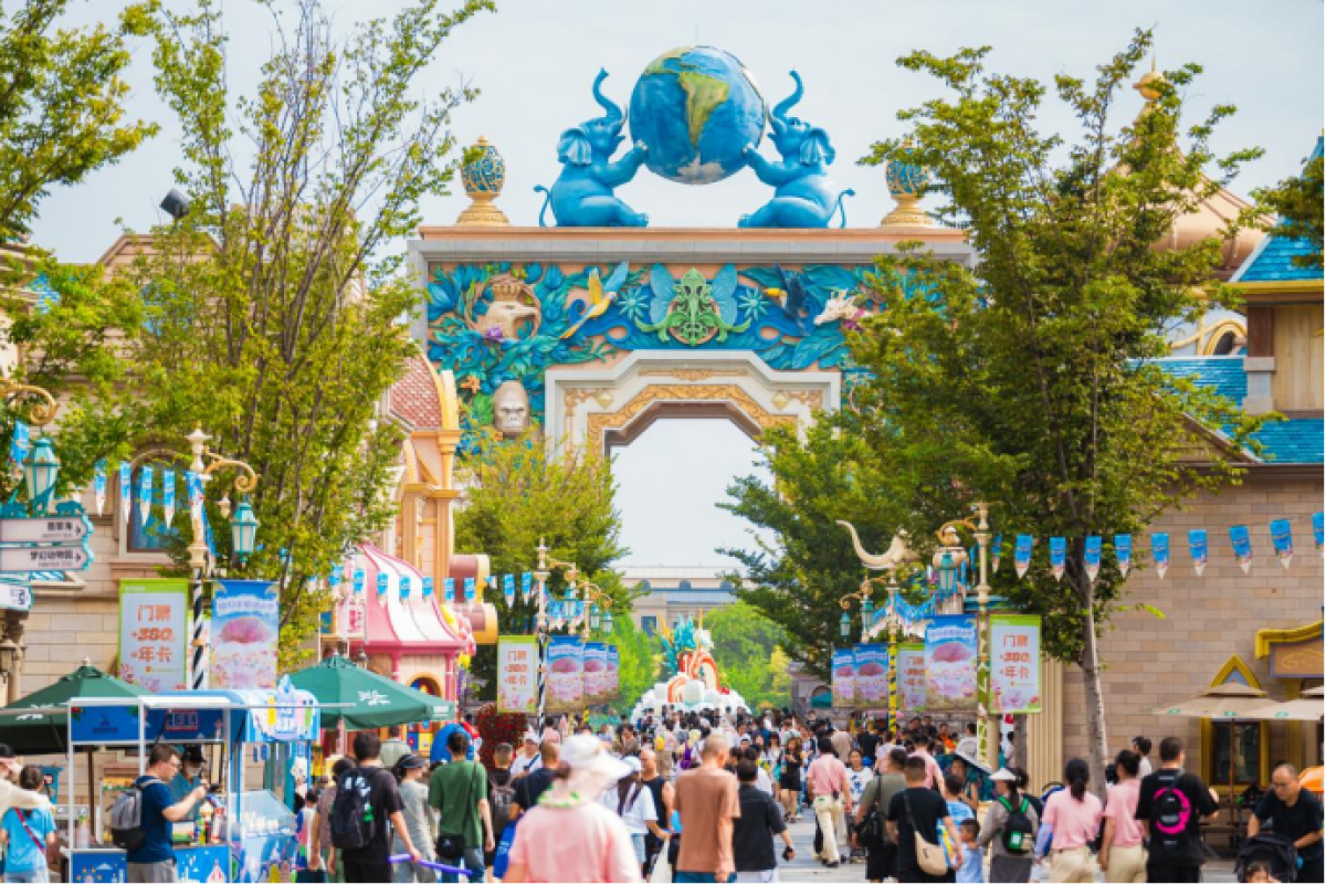  老家河南网-郑州银基动物王国入选2025抖音十大热门景点