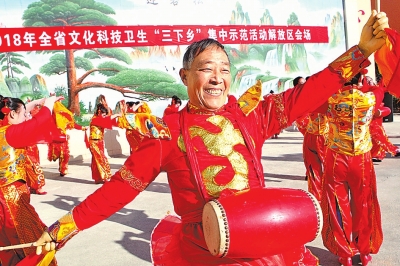  老家河南网-焦作市解放区文艺表演团队表演舞蹈节目