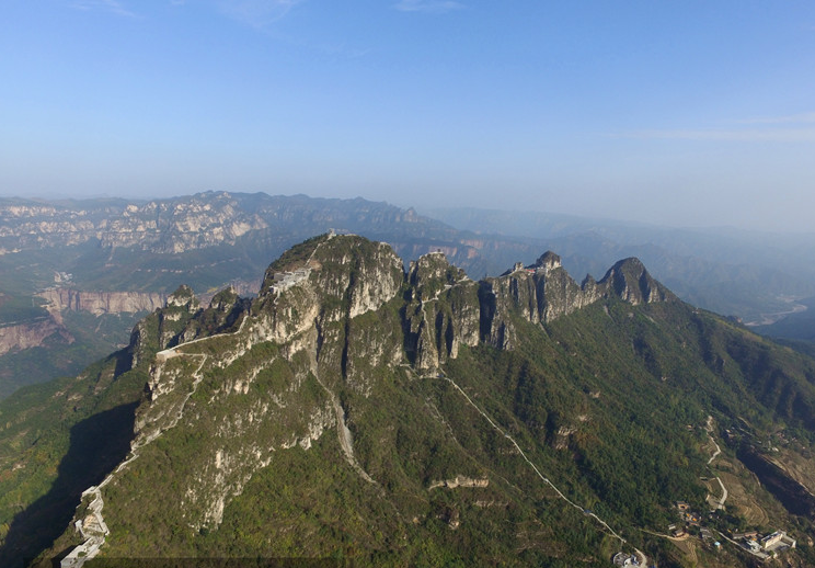  老家河南网-太行绝景地   揽胜轿顶山